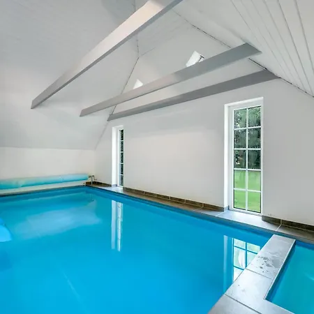 Semesterbostad Beautiful Pool House With Enclosed Terrace, Outdoor Hot Tub, Activity Room, Shelter And Fire Pit Ulfborg