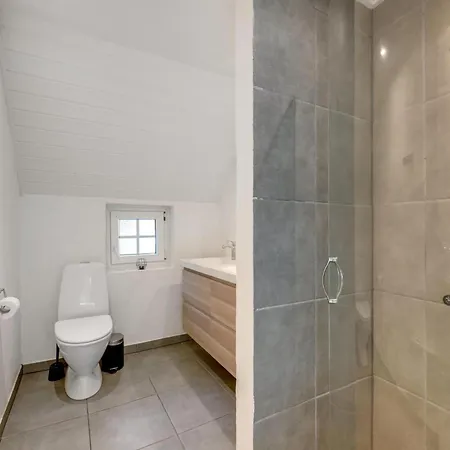 Beautiful Pool House With Enclosed Terrace, Outdoor Hot Tub, Activity Room, Shelter And Fire Pit Ulfborg